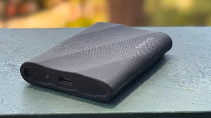 Samsung T9 Portable SSD Review: Fast and future-proof - Alex