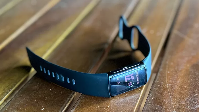 Fitbit Charge 6 Review: Do I even need a smartwatch any more? - Alex  Reviews Tech